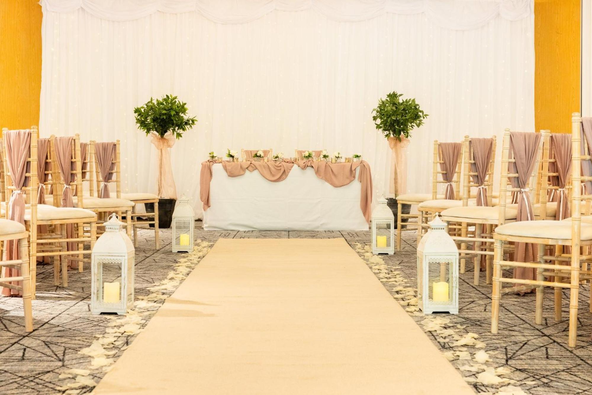 Holiday Inn Newcastle Gosforth Park By Ihg Seaton Burn Buitenkant foto