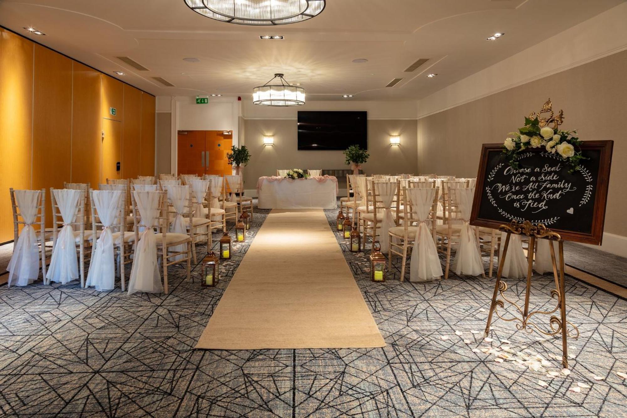 Holiday Inn Newcastle Gosforth Park By Ihg Seaton Burn Buitenkant foto
